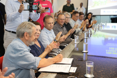 Uniube e Prefeitura de Uberlândia formalizam concessão para implantação de Hospital Veterinário Universitário