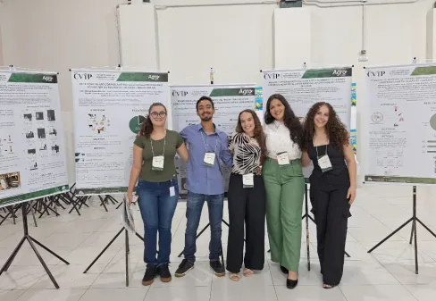 Alunos de Medicina Veterinária apresentam resultados de pesquisas durante XIII curso de Verão em Imunoparasitologia da UFTM