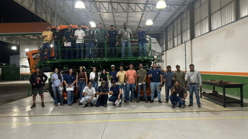 Alunos do Polo de Silvânia (GO) participam de visita técnica à Stara e aprofundam conhecimentos em mecanização agrícola