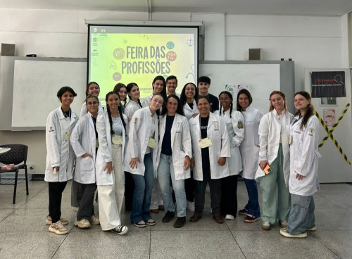 Uniube Uberlândia participa da Feira de Profissões com atividades práticas e interação com estudantes