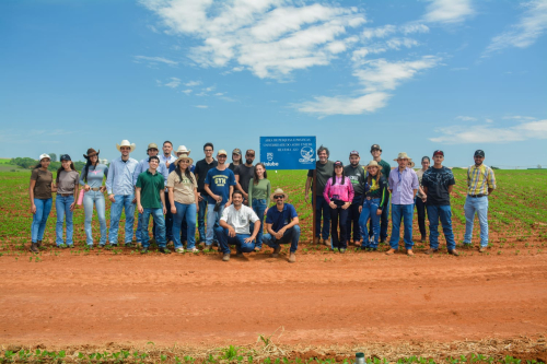 Alunos de Ciências Agrárias pegam estrada e têm aula de campo em Silvânia