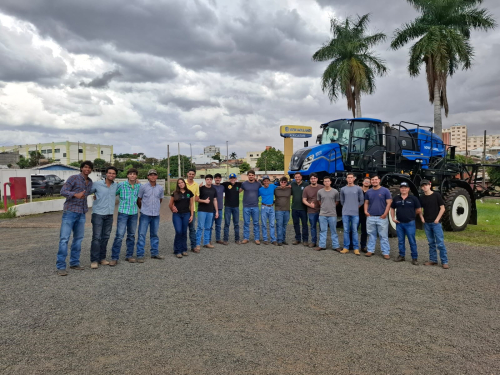 Alunos de Agronomia de Uberlândia participam de visita técnica sobre automação agrícola