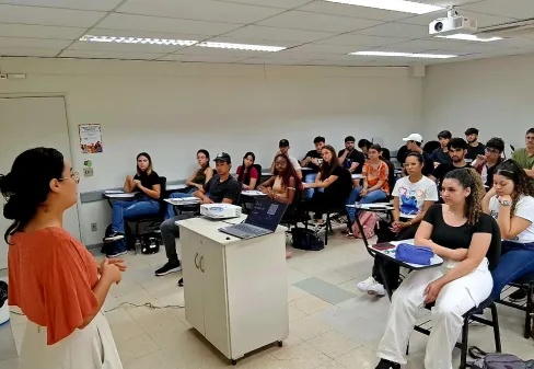 Alunos de Medicina Veterinária participam de seminário sobre empreendedorismo e internacionalização