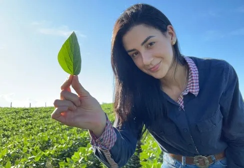 Lenita Santana, a Blogueirinha da Roça, é a nova embaixadora da Universidade do Agro