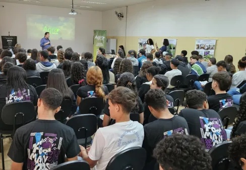 Professores ministram palestras durante IX Semana Técnica e V Desafio Agropecuário em Colina (SP)

