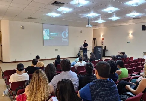 Alunos de Administração e Gestão Financeira assistem palestra sobre digitalização na comercialização de grãos
